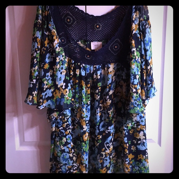 ECI Tops - Beautiful sheer top or coverup oversized! Fits more like a 22/24